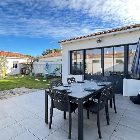 Villa Dans Le Centre Des Brardes, Au Calme, Charmante Location De Plain Pied