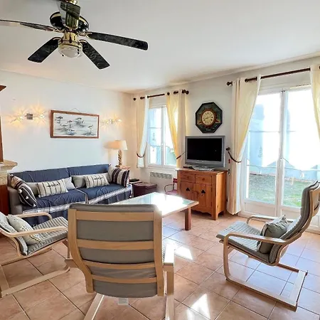 Villa Dans Le Centre Des Brardes, Au Calme, Charmante Location De Plain Pied *